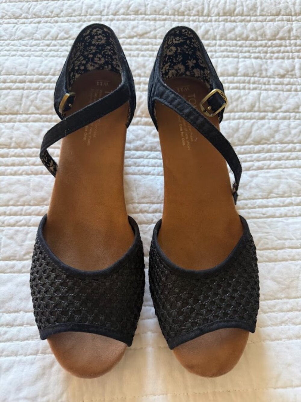 Toms Womens 11W Wide Open Toe Black Crochet Overlay Cork Wedges Summer Beachy